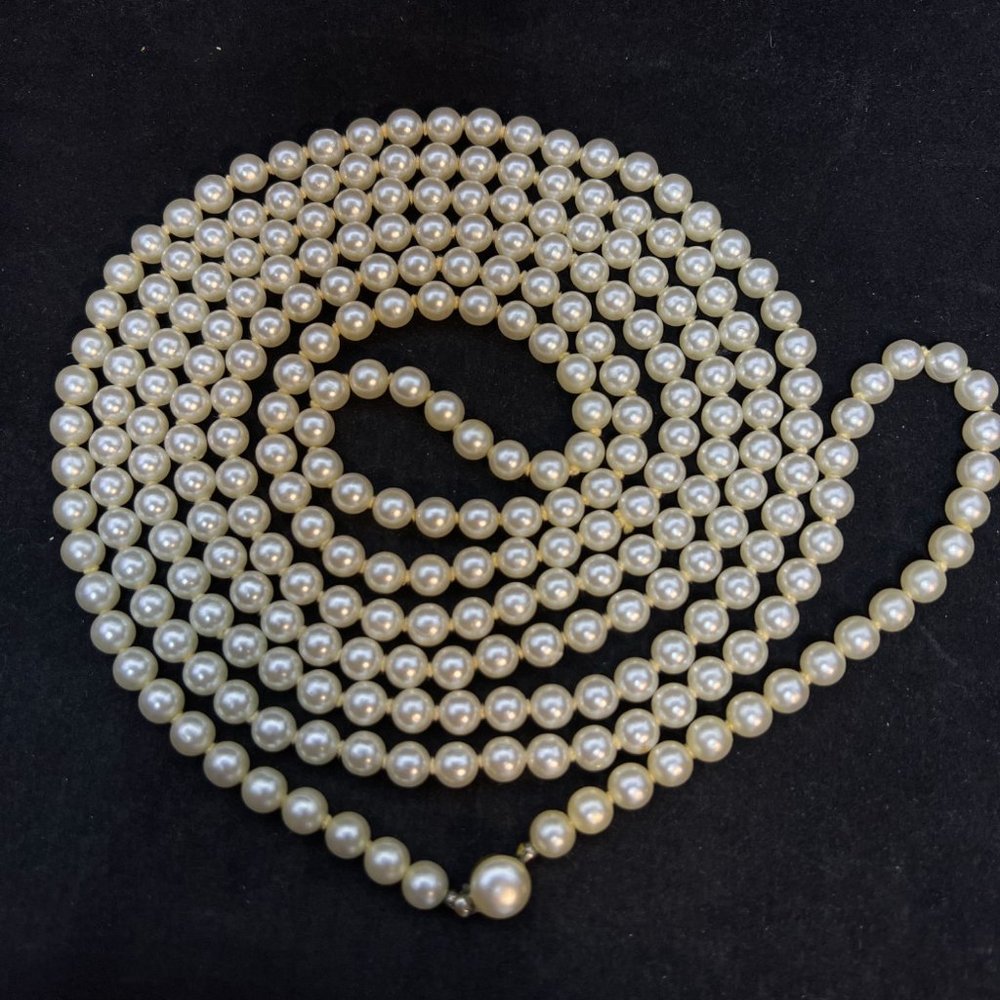 Vintage Single Strand Faux Pearl Flapper Necklace 85" (3960) - Picture 10 of 10